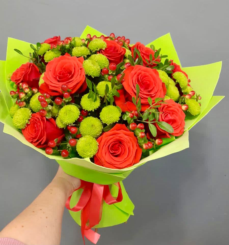 Букет цветов из: Хризантемы и Розы в Боровске