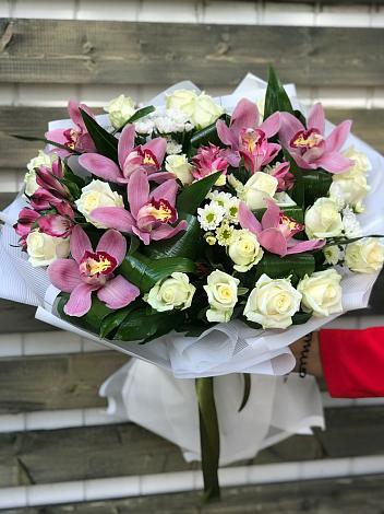 Букет цветов из: Розы и Хризантемы в Боровске