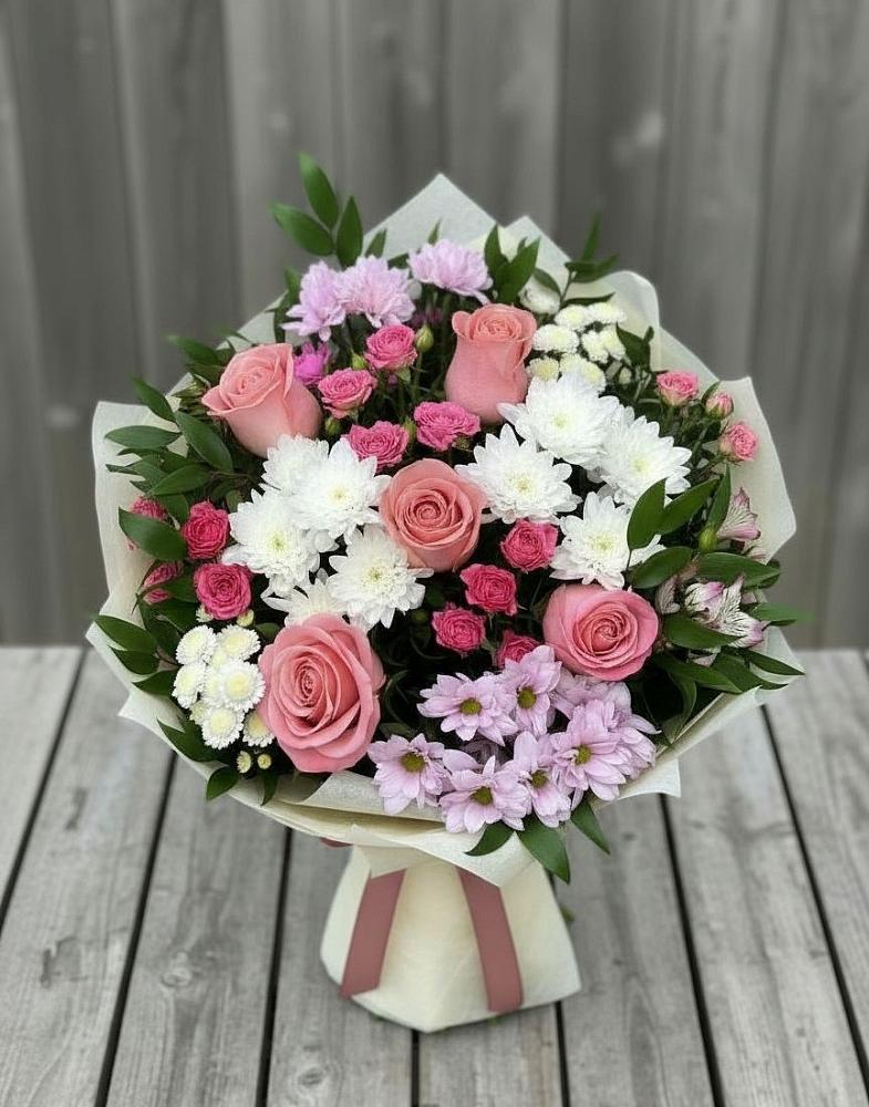 Букет цветов из: Альстромерии, Гвоздики, Розы и Хризантемы в Боровске