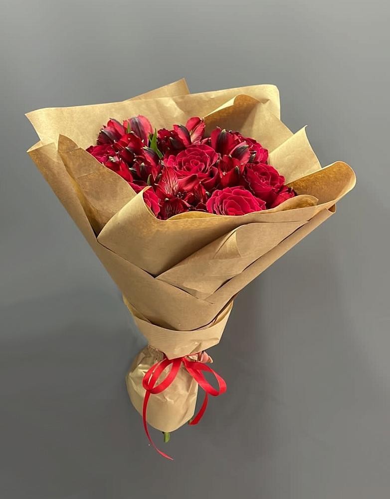 Букет цветов из: Альстромерии и Розы в Боровске