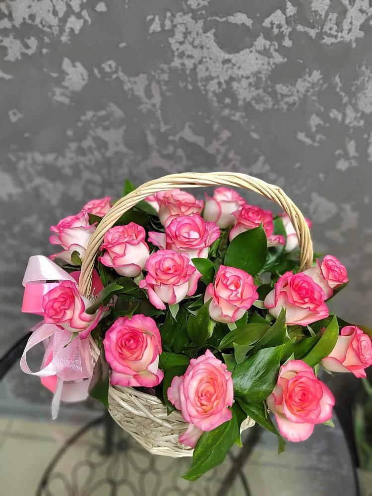 Цветочная композиция из Розы в корзине в Боровске