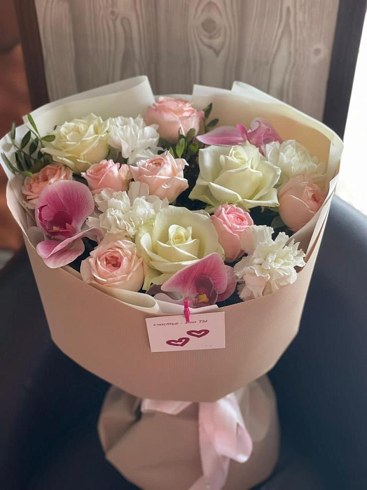 Букет цветов из: Орхидеи, Розы и Гвоздики в Боровске