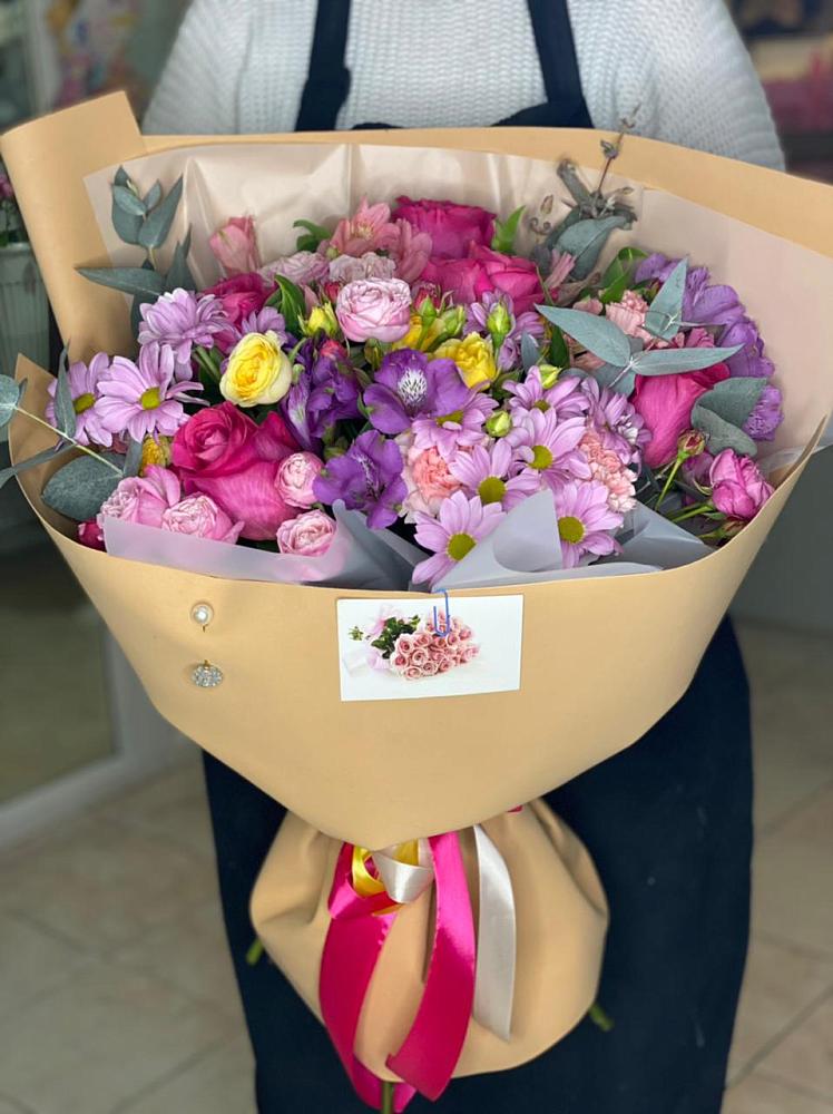 Букет цветов из: Хризантемы, Гвоздики и Альстромерии в Боровске