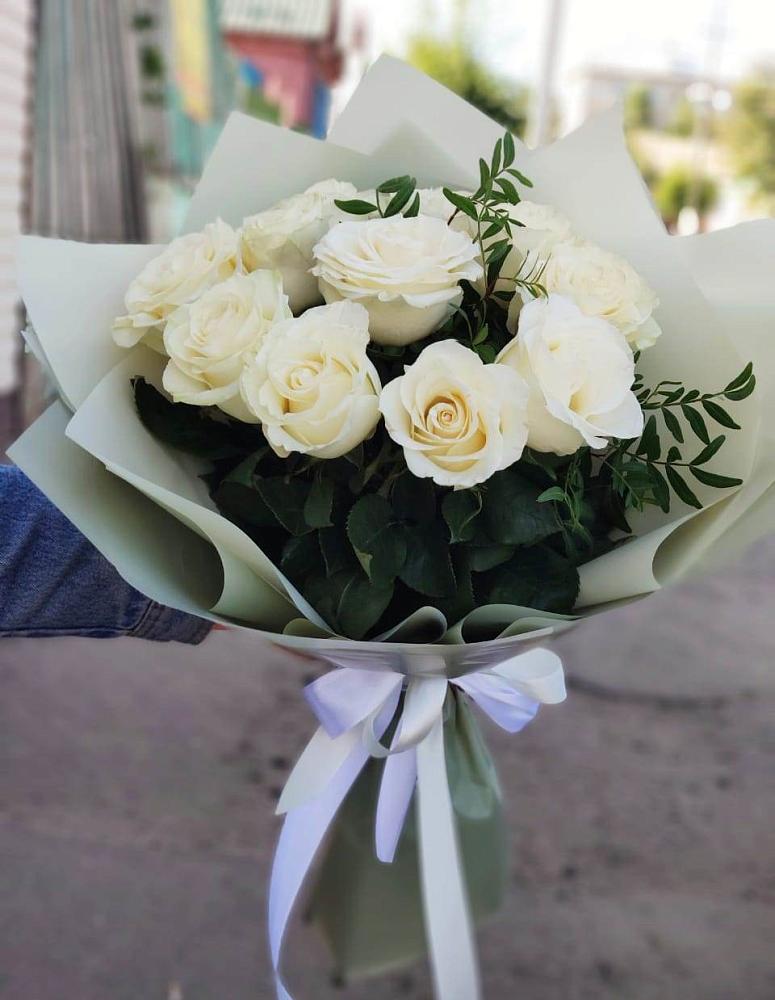 Букет Белые розы Проуд в Боровске