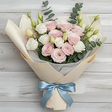 Букет цветов из:  Лизиантусы в Боровске