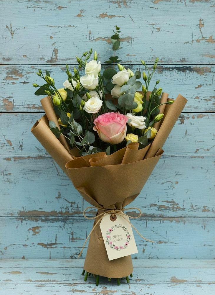 Букет цветов из: Розы и Лизиантусы в Боровске