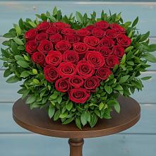 Цветочная композиция из Розы в виде сердца в Боровске