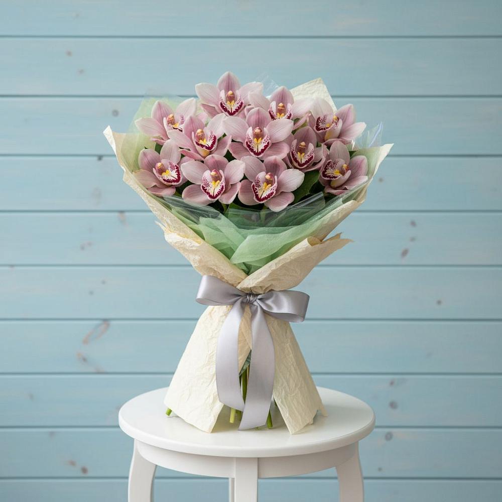 Букет цветов из: Орхидеи и Розы в Боровске