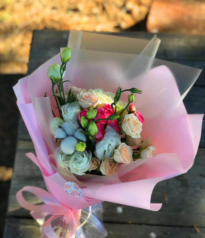 Букет цветов из: Розы и Лизиантусы в Боровске