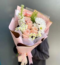 Букет цветов из:  Хризантемы и Розы в Боровске