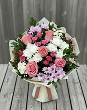Букет цветов из:  Альстромерии, Гвоздики, Розы и Хризантемы в Боровске