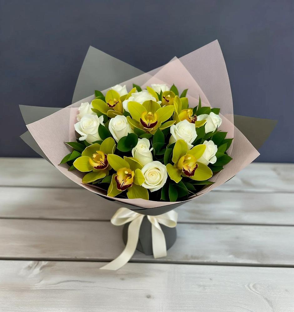 Букет цветов из: Орхидеи и Розы в Боровске