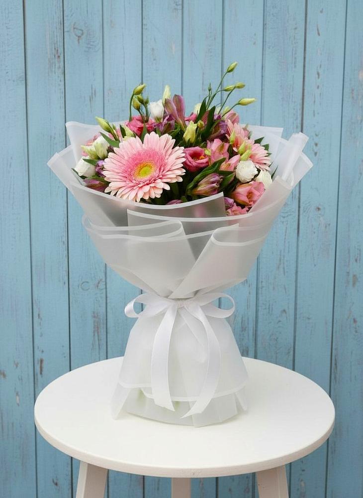 Букет цветов из: Герберы, Альстромерии и Лизиантусы в Боровске