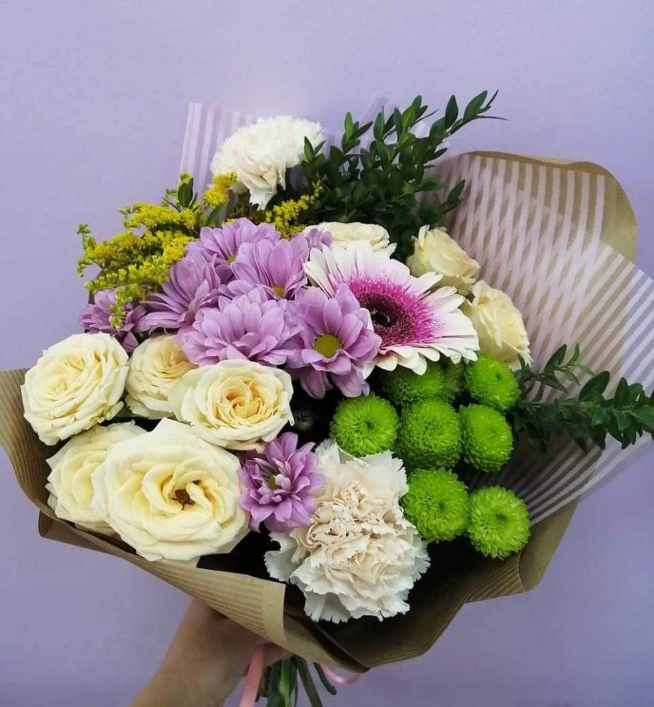 Букет цветов из: Хризантемы, Розы, Гвоздики и Герберы в Боровске