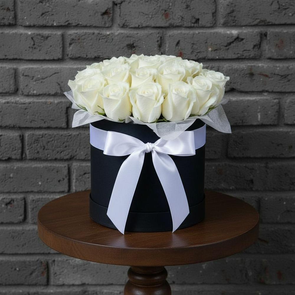 Цветочная композиция из Розы в шляпной коробке в Боровске