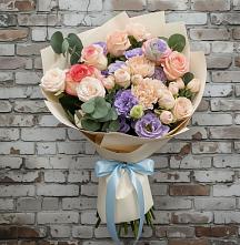 Букет цветов из:  Розы, Лизиантусы и Гвоздики в Боровске