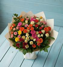 Букет Микс из разноцветных кустовых роз в Боровске
