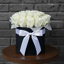 Цветочная композиция из Розы в шляпной коробке в Боровске