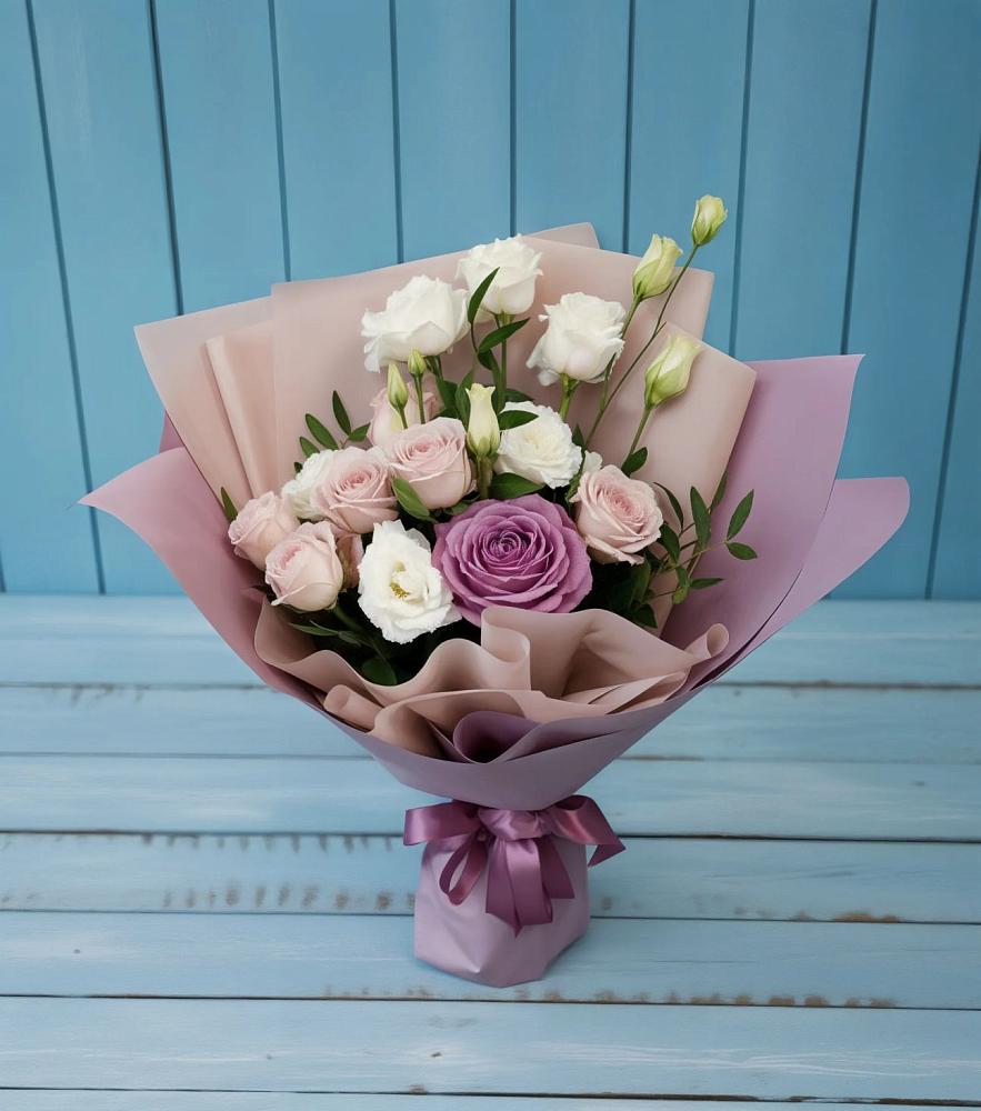 Букет цветов из: Розы и Лизиантусы в Боровске